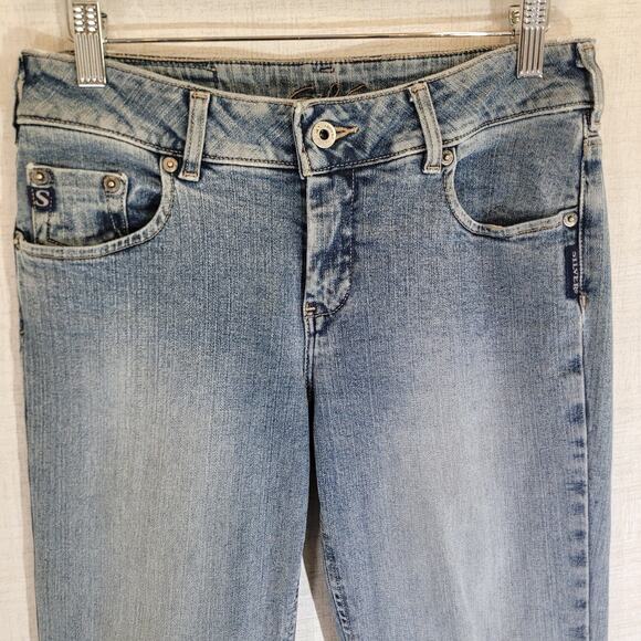 Silver Bootcut Jeans Womens 27 Stretch DV8 Light Blue Wash Mid Rise Belt Denim - Picture 2 of 12